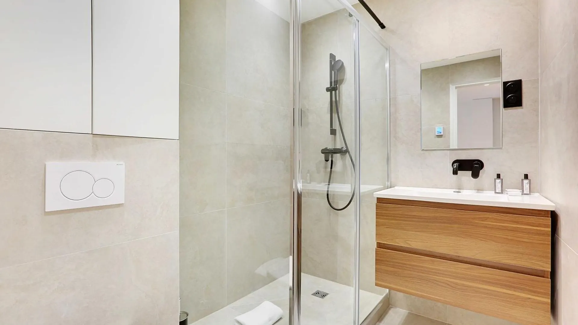 Apartment Charming Air-Conditioned Apt For A Cosy Atmosphere Paris