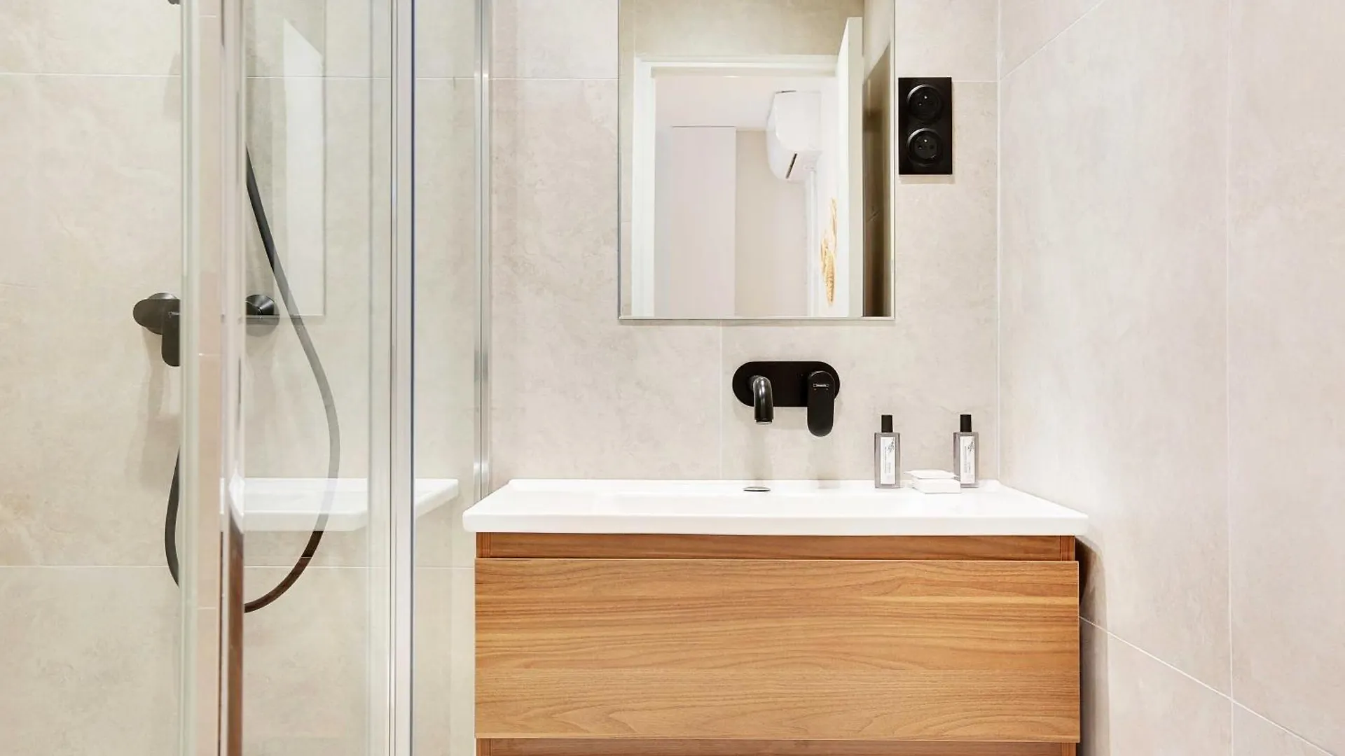 Charming Air-Conditioned Apt For A Cosy Atmosphere Paris