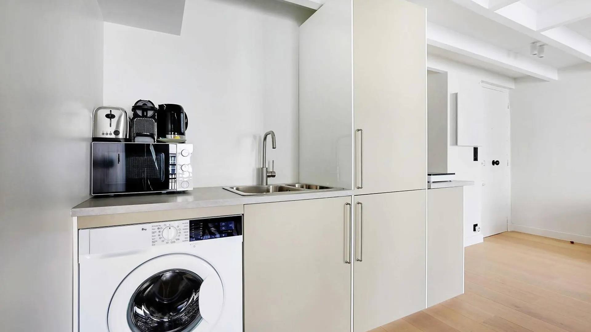 Apartment Charming Air-Conditioned Apt For A Cosy Atmosphere Paris France